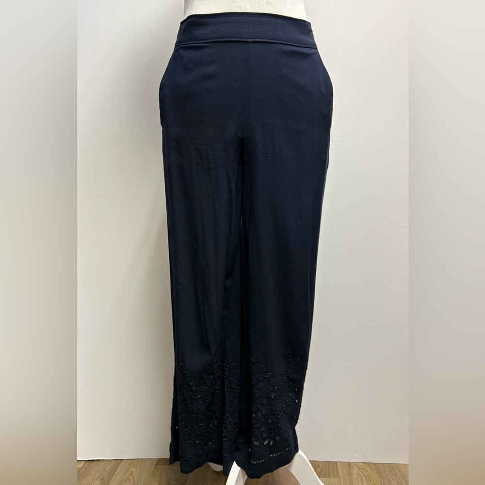NWT LOFT Cropped Pants in Navy with Floral Embroidery Detailing, Size XS